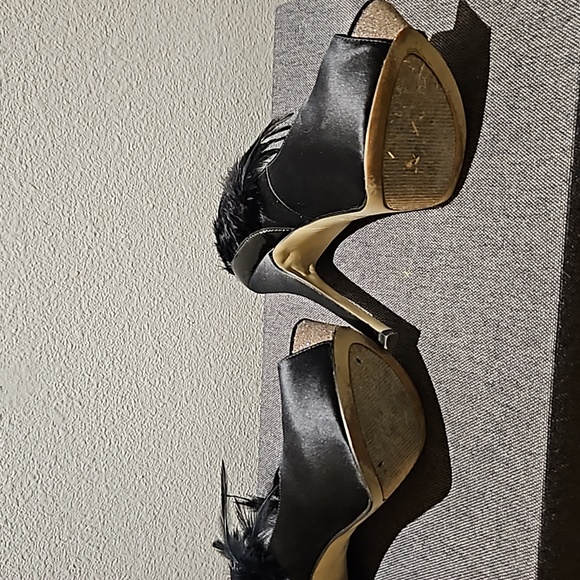 Enzo Angiolini Platform Feather Heels - Picture 4 of 6